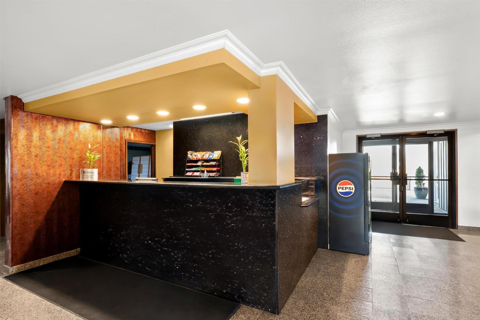 Best Western Chieftain Inn Уэнатчи Экстерьер фото